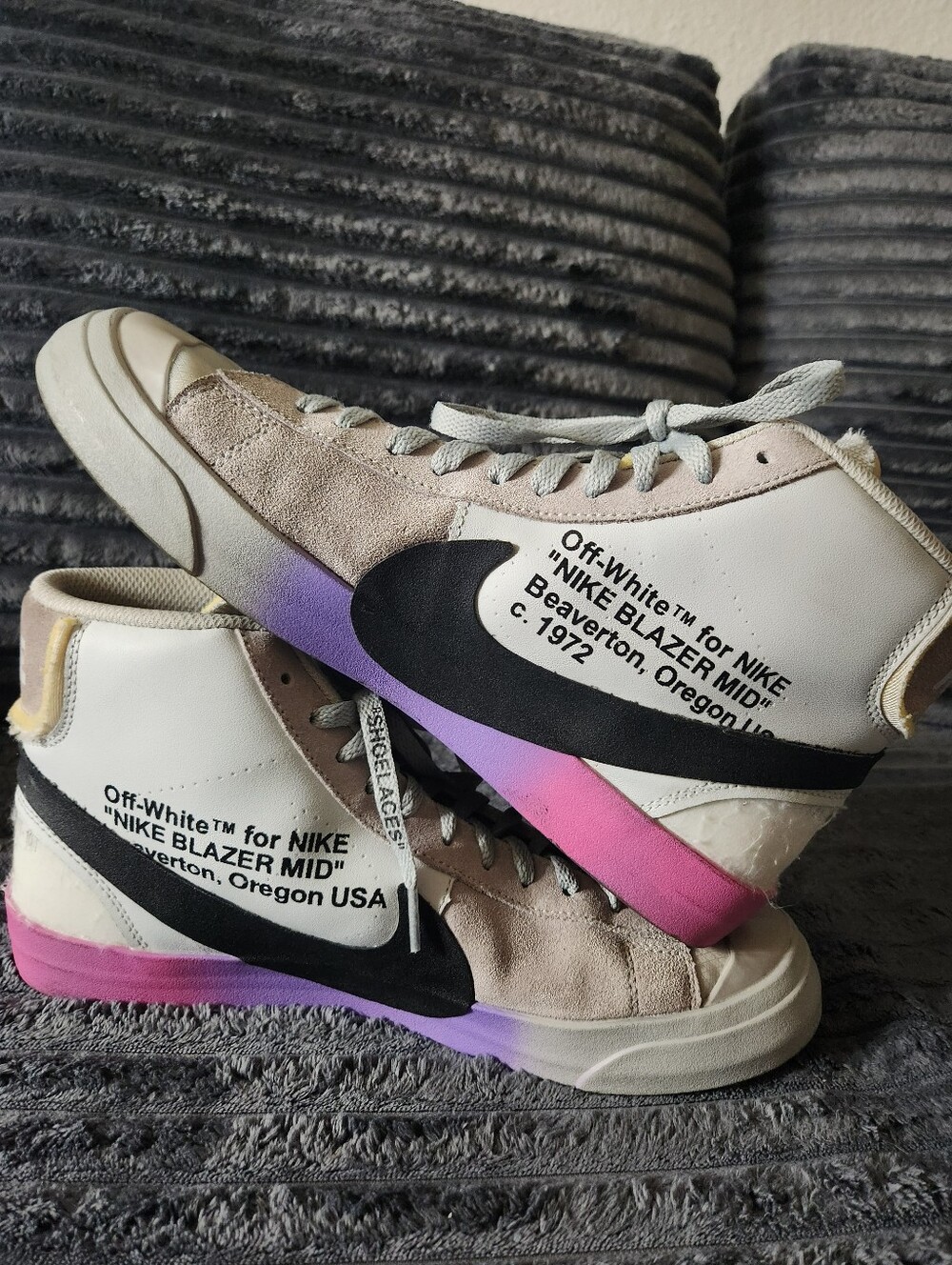 Men's Nike Blazer Mid x Off-White ("Queen" Edition)  Size 11 (AA3832-002)